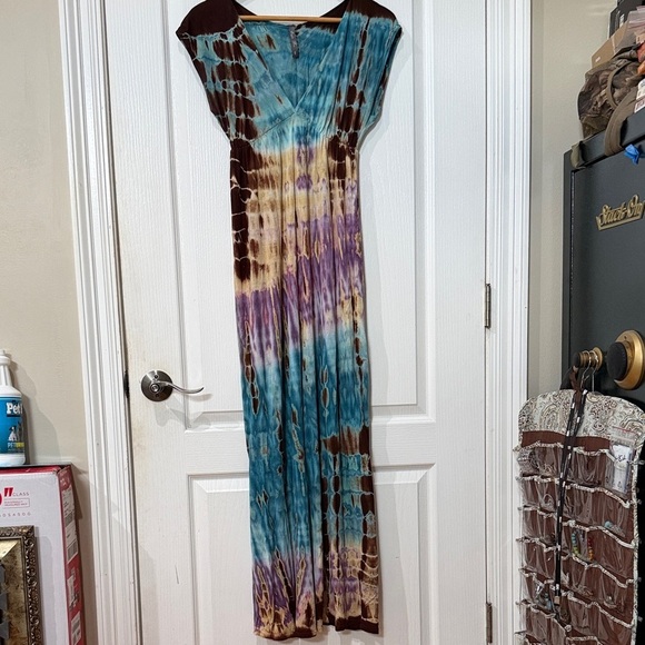 Dresses & Skirts - Style Biz size small V-neck, sleeveless tie-dye, maxi dress dress